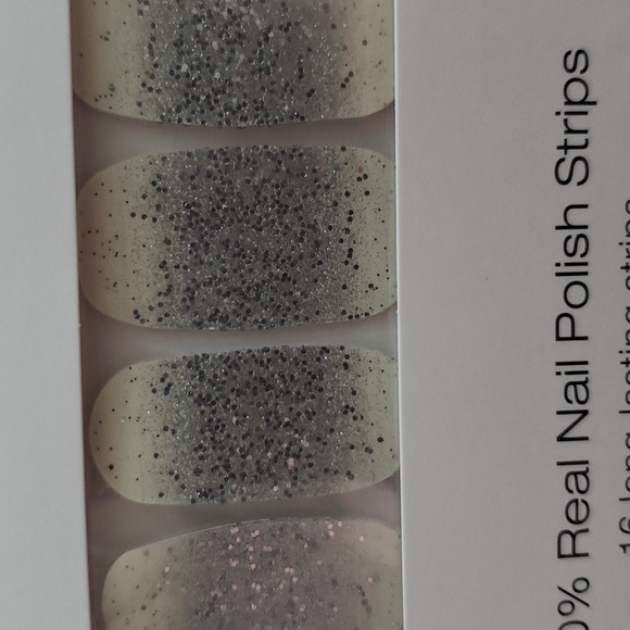 25. Color Street Bundle 2 - Picture 4 of 5